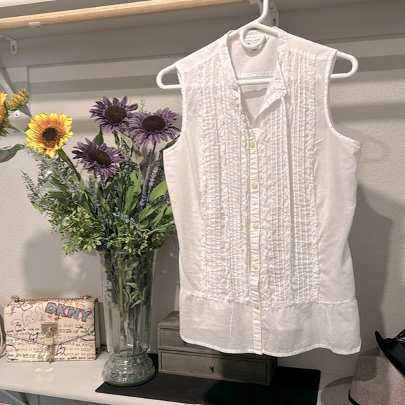 Banana Republic Tops - Banana Republic Sleeveless Top